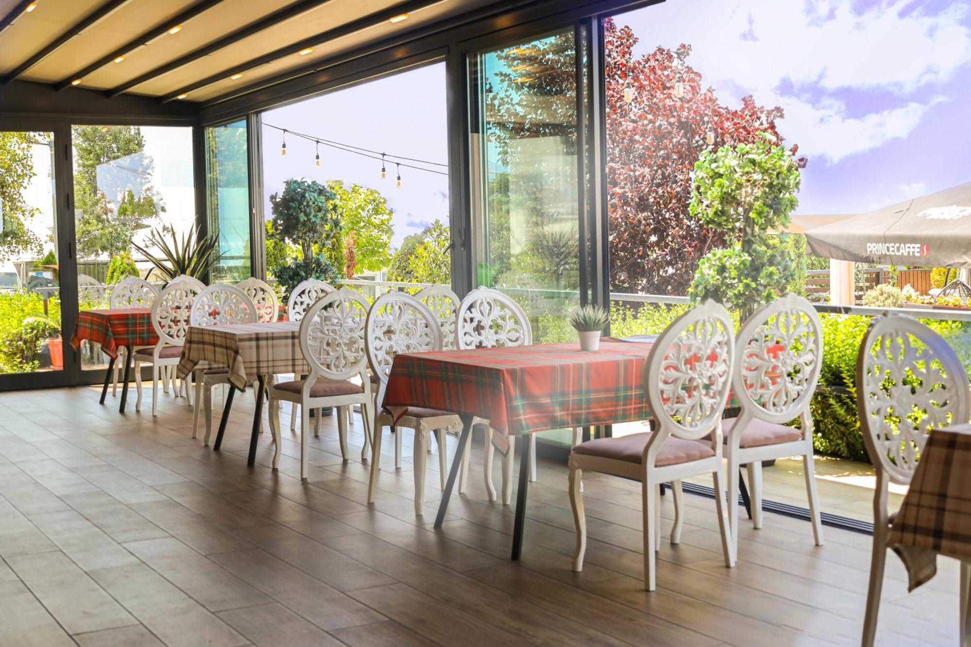 Nafron Hotel Prizren Exterior photo