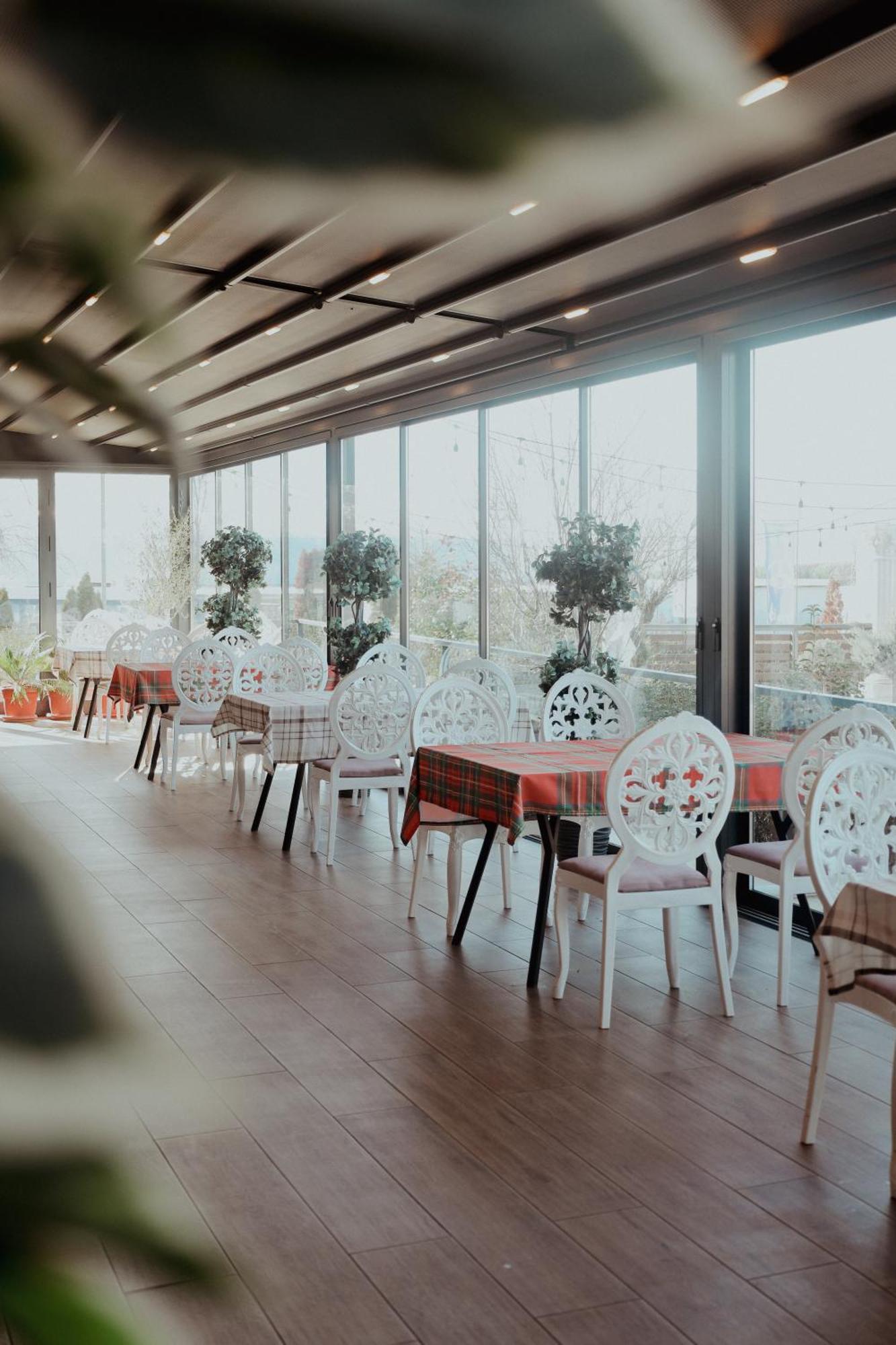 Nafron Hotel Prizren Exterior photo